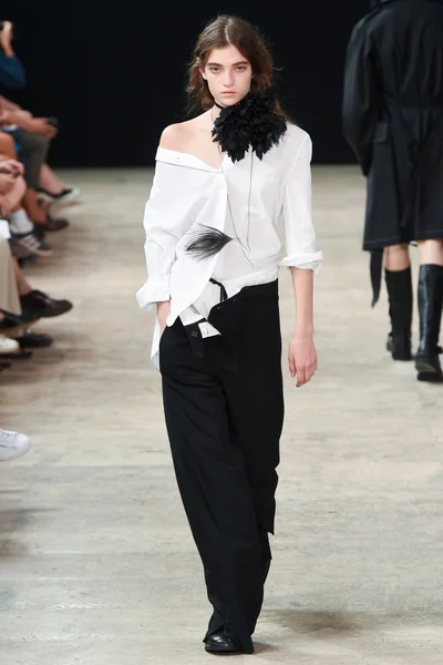 Look 12
